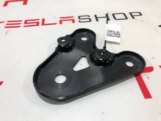 Пластина заднего подрамника, ориг. номер 1044576-00-B, Tesla Model Y 2020-2026