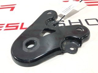 Пластина заднего подрамника, ориг. номер 1044576-00-B, Tesla Model Y 2020-2026