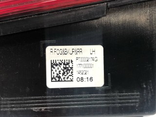 Отражатель заднего бампера, ориг. номер PT00000380, PT00002174, Rivian R1T 2021-2024