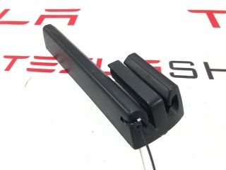 Заглушка салазки сиденья, ориг. номер 1031676-00-A, Tesla Model S