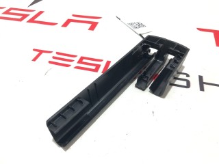 Заглушка салазки сиденья, ориг. номер 1031676-00-A, Tesla Model S