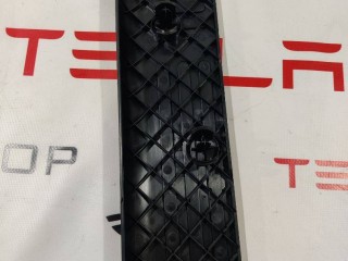Панель для отдыха ноги водителя, ориг. номер 6005968-00-C, Tesla Model S