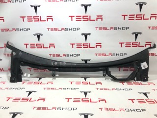 Подкапотная накладка стеклоочистителей, ориг. номер 1008976-00-E, Tesla Model S