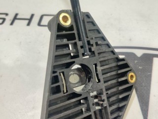 Кронштейн мотора привода люка, ориг. номер 6008694, 1003242-00-A, Tesla Model S