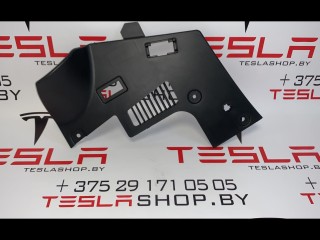 Накладка ниши для ног, ориг. номер 1100579-00-F, Tesla Model 3 2017-2021