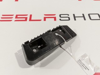 Кронштейн крепления фонаря, ориг. номер 1083993-00-D, Tesla Model 3 2017-2021