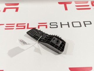 Кронштейн крепления фонаря, ориг. номер 1083993-00-D, Tesla Model 3 2017-2021