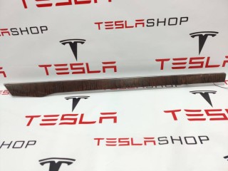 Накладка декоративная обшивки двери, ориг. номер 1036081-09-B, Tesla Model X 2015-2021