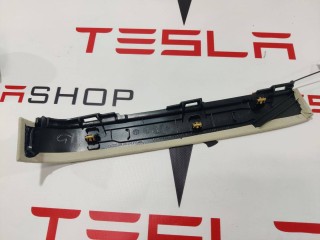 Накладка подъемной задней двери, ориг. номер 1055010-06-J, 1055024-00-B, Tesla Model X 2015-2021