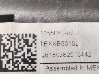 Кронштейн накладки, подъемной задней двери, ориг. номер 1055050-04-I, Tesla Model X 2015-2021