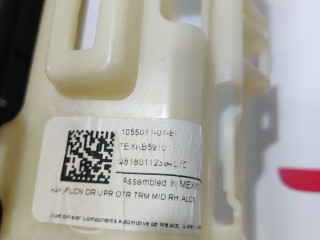 Накладка подъемной задней двери, ориг. номер 1060411-00-C, 1055011-00-F, 1055018-00-D, Tesla Model X 2015-2021