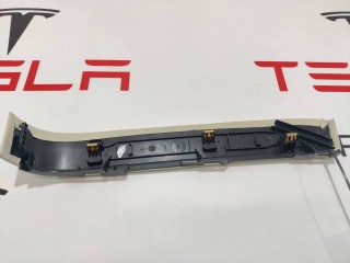 Накладка подъемной задней двери, ориг. номер 1055048-06-J, 1055015-00-B, Tesla Model X 2015-2021