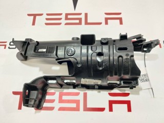 Кронштейн накладки, подъемной задней двери, ориг. номер 1055012-04-D, Tesla Model X 2015-2021