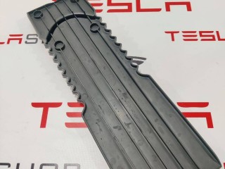 прочая запчасть, ориг. номер 1058083-00-B, Tesla Model X 2015-2021