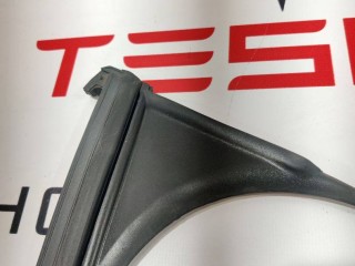 Уплотнитель стойки B наружной, ориг. номер 1032152-00-C, Tesla Model X 2015-2021