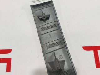 Кронштейн крепления фары противотуманной правой, ориг. номер 1003126-00-B, Tesla Model S