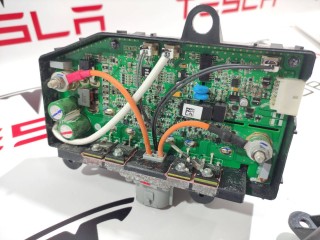 прочая запчасть, ориг. номер 1035327-00-E, Tesla Model S 2012-2016