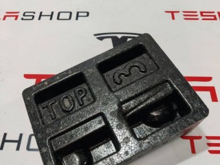 Панель заполнения пустот (2-й ряд), ориг. номер 1092179-00-A, Tesla Model X 2015-2021