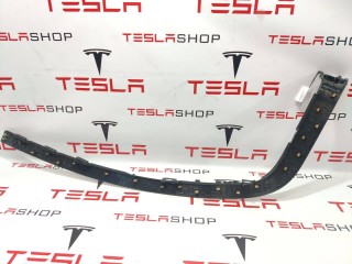 Накладка проема подъемной задней двери, ориг. номер 1105120-00-E, Tesla Model X 2015-2021