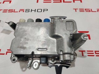 Джаншен бокс передний, ориг. номер 1049678-00-H, Tesla Model X 2015-2021