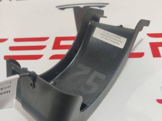 Накладка петли подъемной задней двери, ориг. номер 1047075-00-B, Tesla Model X 2015-2021