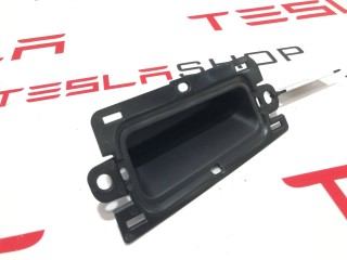 Ручка внутренняя закрытия крышки багажника, ориг. номер 1050409-00-D, Tesla Model X 2015-2021