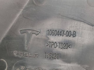 Перегородка водосборника, ориг. номер 1060447-00-B, Tesla Model X 2015-2021