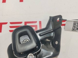 Кронштейн крепления петли (фиксатора) багажа, ориг. номер 1060012-00-D, Tesla Model X 2015-2021