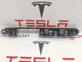 Кронштейн порога двери, ориг. номер 1053726-00-B, Tesla Model X 2015-2021
