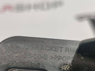 Кронштейн порога двери, ориг. номер 1053726-00-B, Tesla Model X 2015-2021