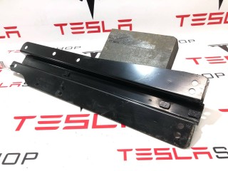 Кронштейн сиденья 2-го ряда правый, ориг. номер 1086106-00-C, Tesla Model X 2015-2021