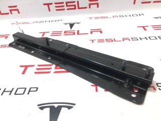 Кронштейн сиденья 2-го ряда правый, ориг. номер 1086131, Tesla Model X 2015-2021