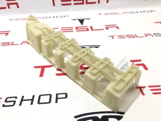 Кронштейн внешний сидений 2-го ряда, ориг. номер 1089759-00-B, Tesla Model X 2015-2021