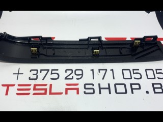 Накладка подъемной задней двери, ориг. номер 1055048-06-J, 1055052-00-A, Tesla Model X 2015-2021