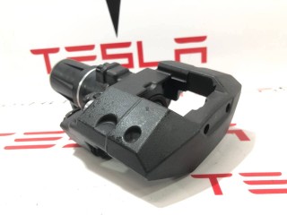 прочая запчасть, ориг. номер 1021252-00-F, Tesla Model X 2015-2021