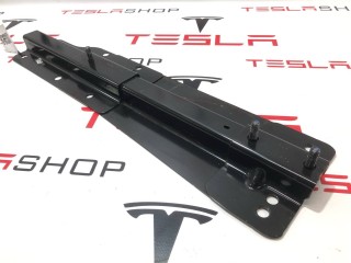 Кронштейн сиденья 2-го ряда левый, ориг. номер 1086131, Tesla Model X 2015-2021