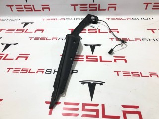 Накладка закрытия подъемной задней двери, ориг. номер 1041595-00-E, Tesla Model X 2015-2021