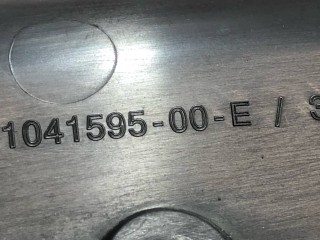 Накладка закрытия подъемной задней двери, ориг. номер 1041595-00-E, Tesla Model X 2015-2021