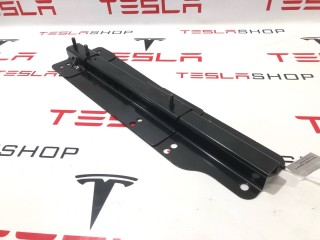 Кронштейн сиденья 2-го ряда левый, ориг. номер 1086131, Tesla Model X 2015-2021