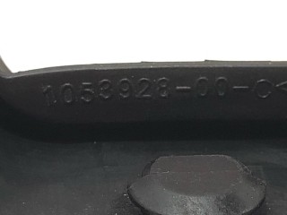 Заглушка корпуса наружной ручки двери, ориг. номер 1053928-00-C, Tesla Model X 2015-2021