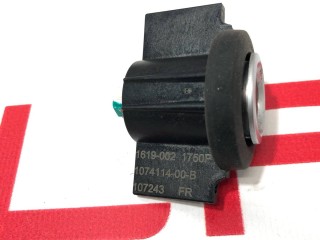 Кнопка открытия/закрытия двери, ориг. номер 1069234-00-A, 1074114-00-B, Tesla Model X 2015-2021