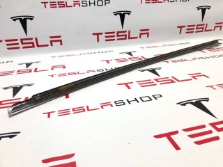 Молдинг подъемной задней двери, ориг. номер 1032250-00-J, Tesla Model X 2015-2021
