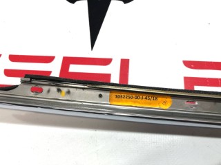 Молдинг подъемной задней двери, ориг. номер 1032250-00-J, Tesla Model X 2015-2021