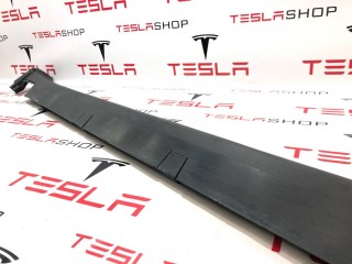 Накладка порога рокерной панели, ориг. номер 1034219-00-B, Tesla Model X 2015-2021