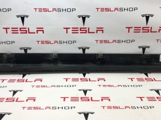 Накладка порога рокерной панели, ориг. номер 1034219-00-B, Tesla Model X 2015-2021