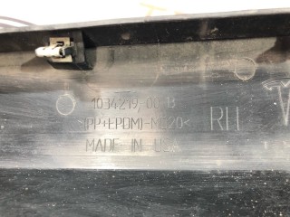 Накладка порога рокерной панели, ориг. номер 1034219-00-B, Tesla Model X 2015-2021