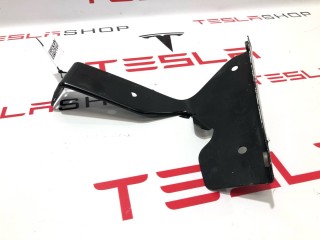 Кронштейн крепления защиты днища, ориг. номер 1073232-00-B, Tesla Model X 2015-2021