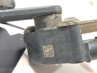 прочая запчасть, ориг. номер 6006523-00-B, 1027971-00-A, Tesla Model S 2012-2016