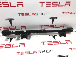 Кронштейн крепления вентилятора кондиционера, ориг. номер 1054164-00-E, Tesla Model X 2015-2021