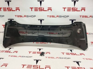 Подкапотный пластик бокса, ориг. номер 1619812-00-A, 1619813-00-A, 1492605-00-A, Tesla Model Y 2020-2026